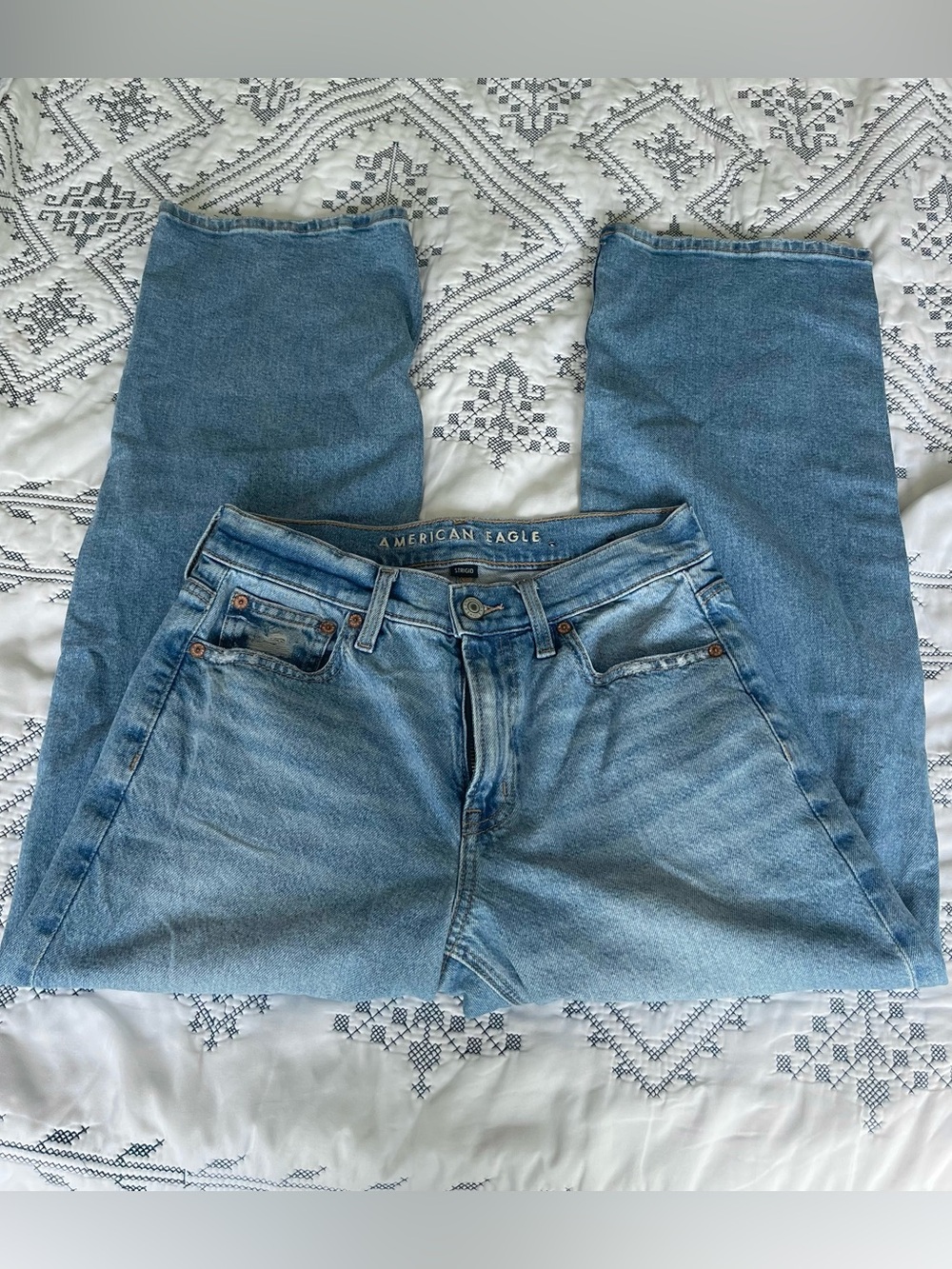 American Eagle Light Wash Baggy Straight Leg Jeans
